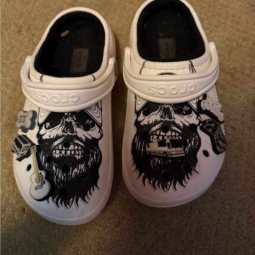 Crocs White Graphic Clog with Skull Design
